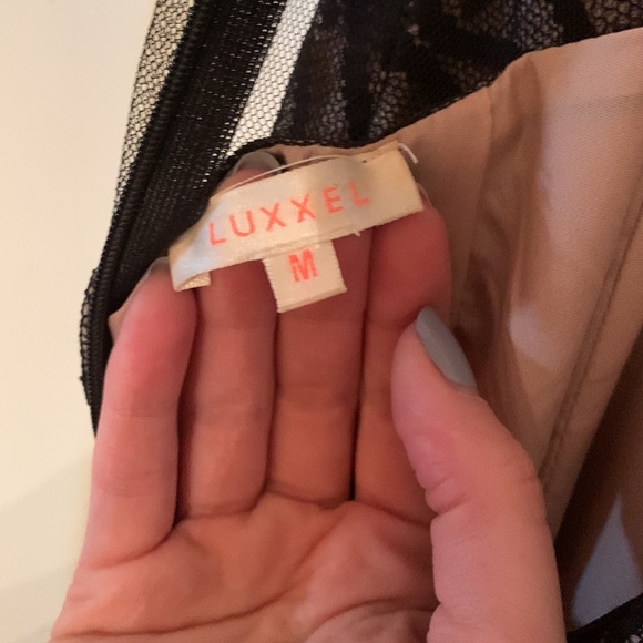 Black and nude lace dress - Picture 7 of 7